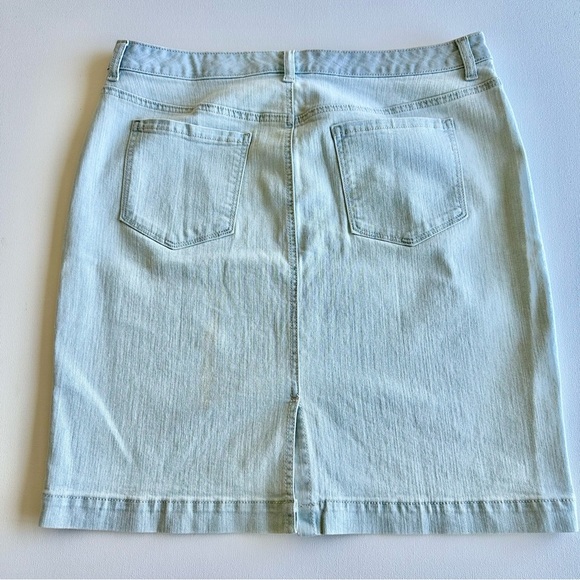 EUC Style & Co. Light Blue Denim Skirt - Picture 3 of 3